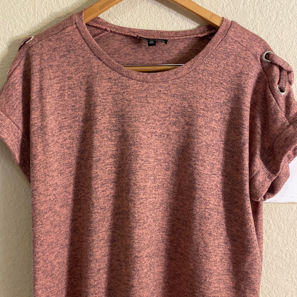 Alison Andrews pink tee XL